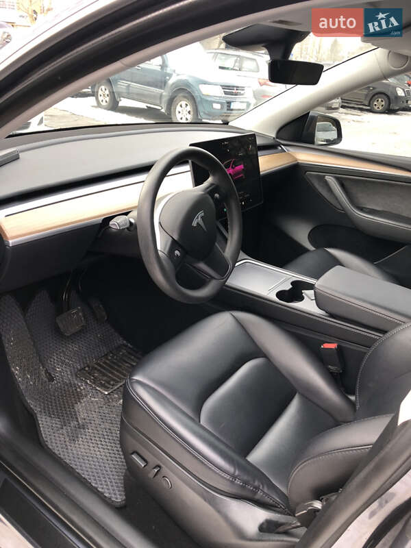 Позашляховик / Кросовер Tesla Model Y 2023 в Львові фото 13 Позашляховик / Кросовер Tesla Model Y 2023 в Львові
