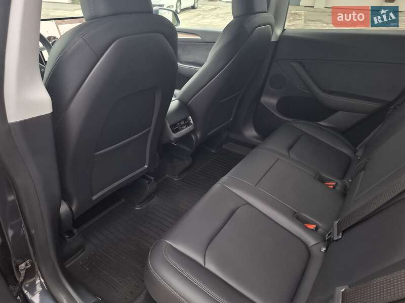 Позашляховик / Кросовер Tesla Model Y 2024 в Рівному