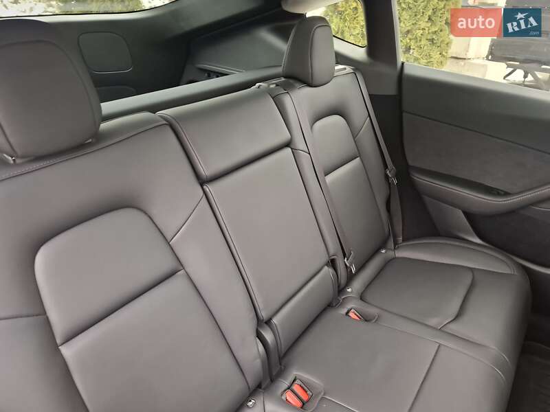 Позашляховик / Кросовер Tesla Model Y 2024 в Рівному