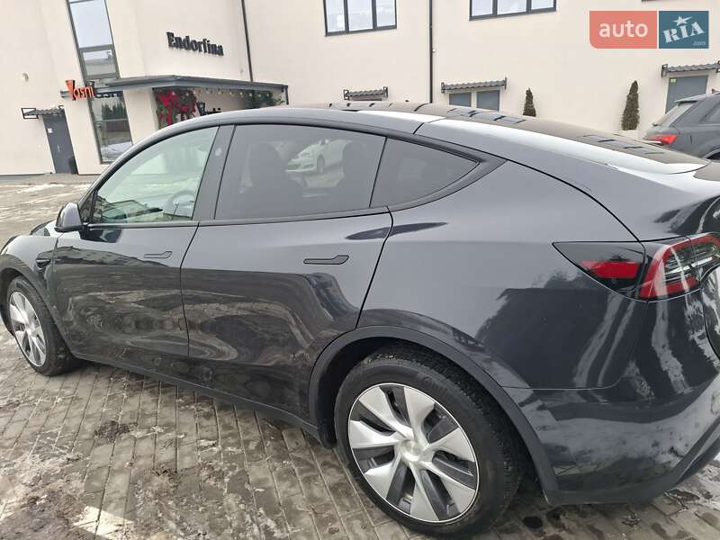 Позашляховик / Кросовер Tesla Model Y 2024 в Рівному