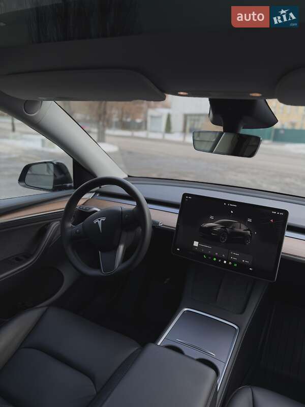 Внедорожник / Кроссовер Tesla Model Y 2024 в Киеве