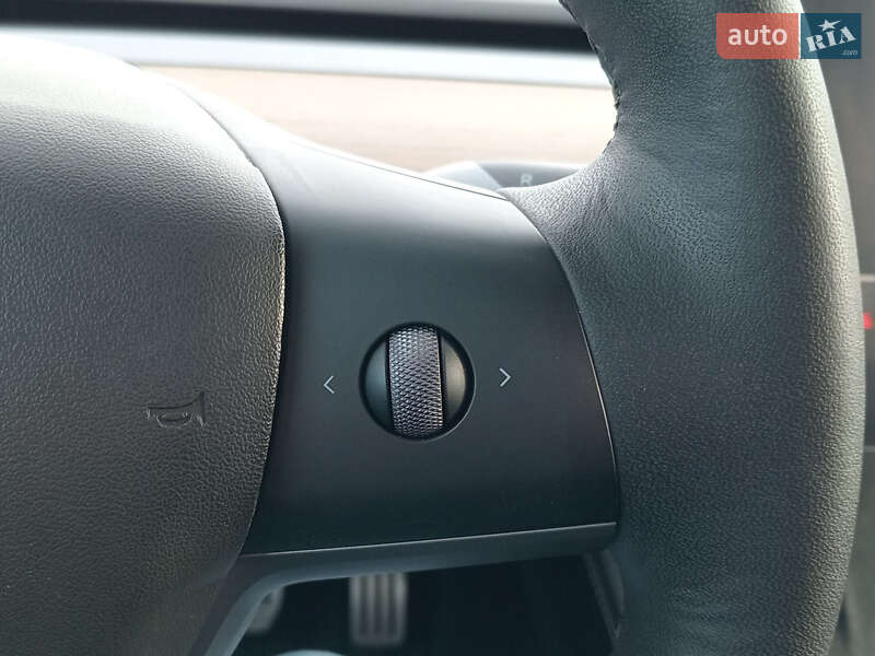 Внедорожник / Кроссовер Tesla Model Y 2022 в Львове