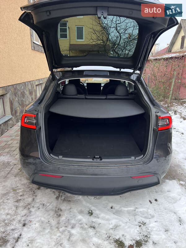 Позашляховик / Кросовер Tesla Model Y 2024 в Чернівцях фото 9 Позашляховик / Кросовер Tesla Model Y 2024 в Чернівцях