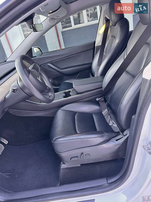 Внедорожник / Кроссовер Tesla Model Y 2020 в Львове