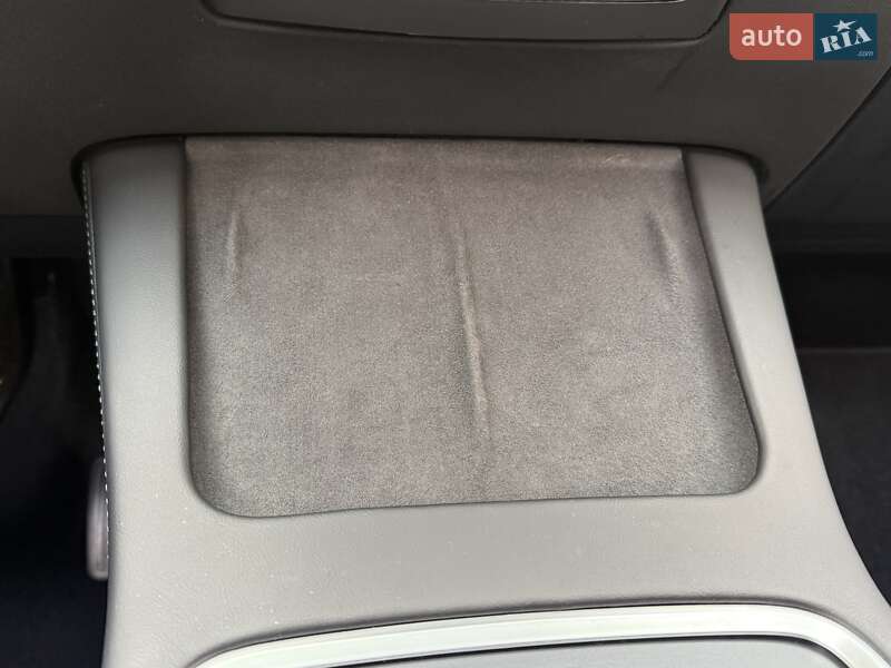 Внедорожник / Кроссовер Tesla Model Y 2024 в Ивано-Франковске