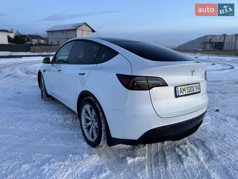 Позашляховик / Кросовер Tesla Model Y 2023 в Києві фото 8 Позашляховик / Кросовер Tesla Model Y 2023 в Києві