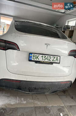 Позашляховик / Кросовер Tesla Model Y 2022 в Рівному