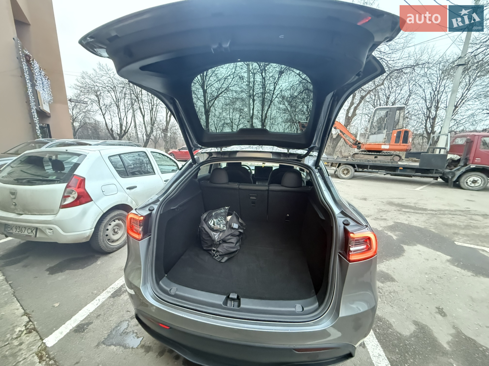 2025 Tesla Model Y - мініатюра 20