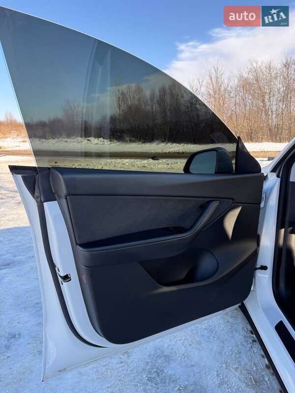 Внедорожник / Кроссовер Tesla Model Y 2020 в Львове фото 20 Внедорожник / Кроссовер Tesla Model Y 2020 в Львове