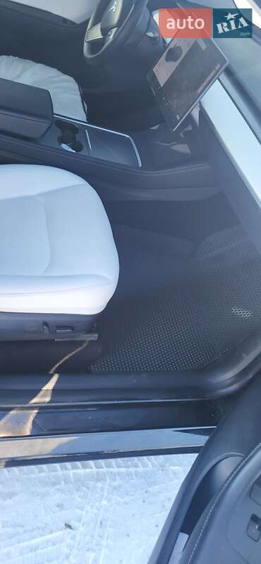 Позашляховик / Кросовер Tesla Model Y 2021 в Сумах