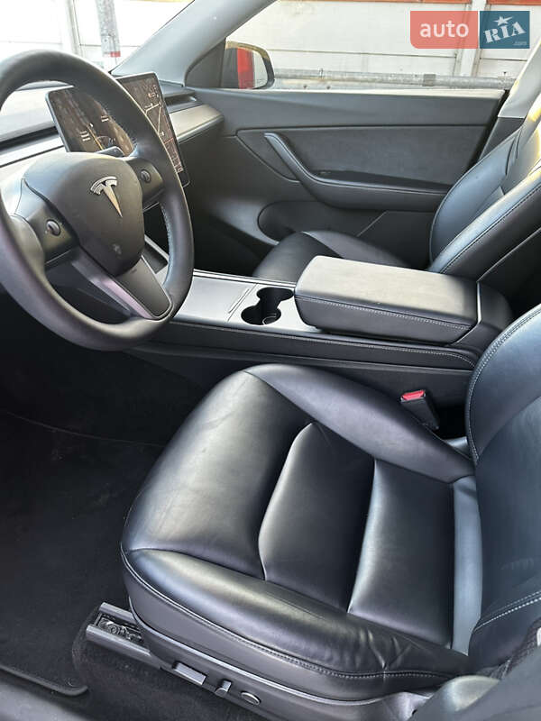 Позашляховик / Кросовер Tesla Model Y 2021 в Києві фото 12 Позашляховик / Кросовер Tesla Model Y 2021 в Києві