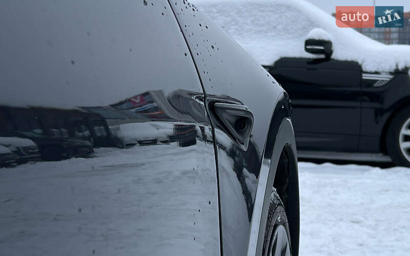 Внедорожник / Кроссовер Tesla Model Y 2023 в Львове