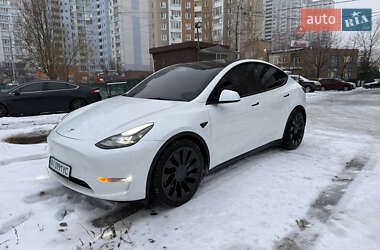 Позашляховик / Кросовер Tesla Model Y 2024 в Києві