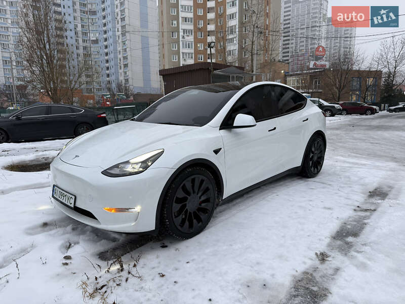 Внедорожник / Кроссовер Tesla Model Y 2024 в Киеве