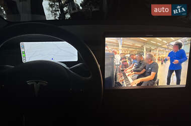 Позашляховик / Кросовер Tesla Model Y 2024 в Києві фото 15 Позашляховик / Кросовер Tesla Model Y 2024 в Києві