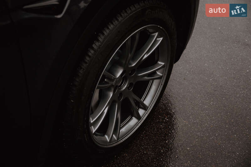 Внедорожник / Кроссовер Tesla Model Y 2024 в Запорожье