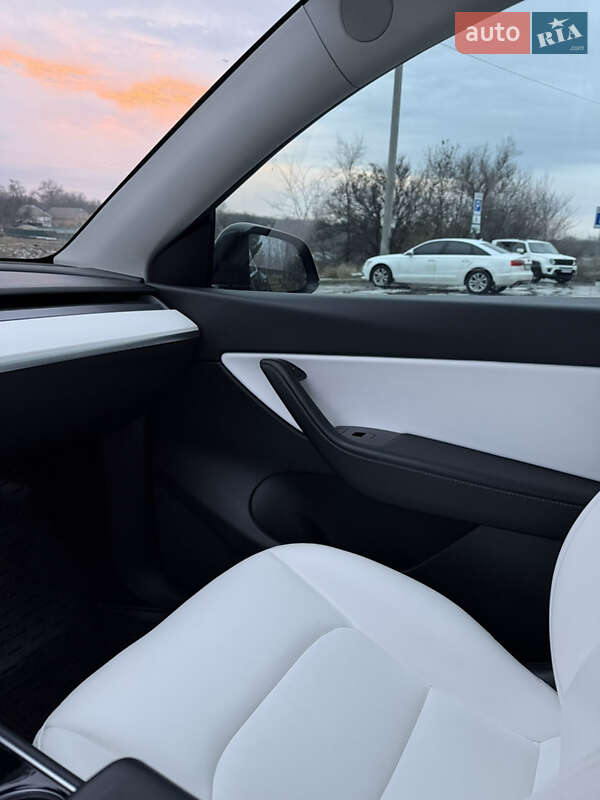 Внедорожник / Кроссовер Tesla Model Y 2020 в Синельниково