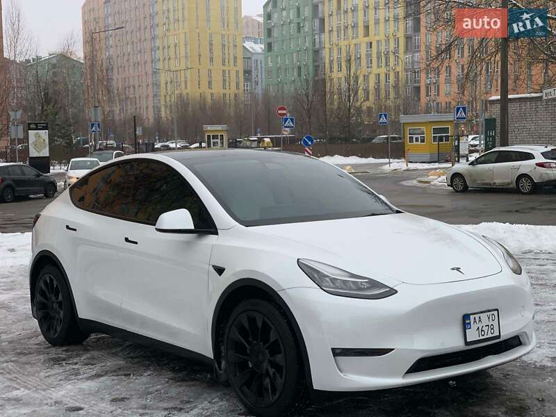 Позашляховик / Кросовер Tesla Model Y 2021 в Києві