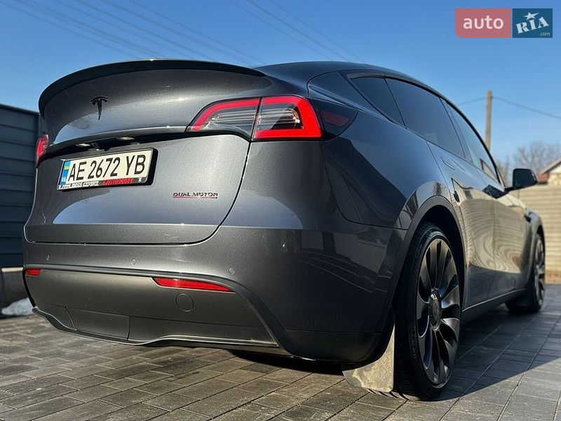 Tesla Model Y 2022