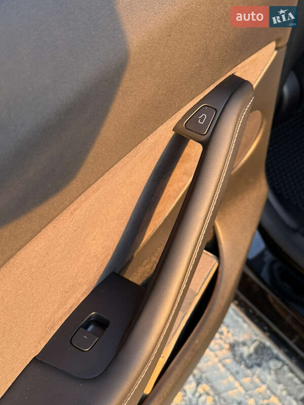 Позашляховик / Кросовер Tesla Model Y 2023 в Києві
