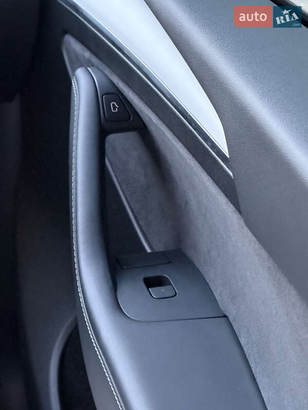 Позашляховик / Кросовер Tesla Model Y 2023 в Києві