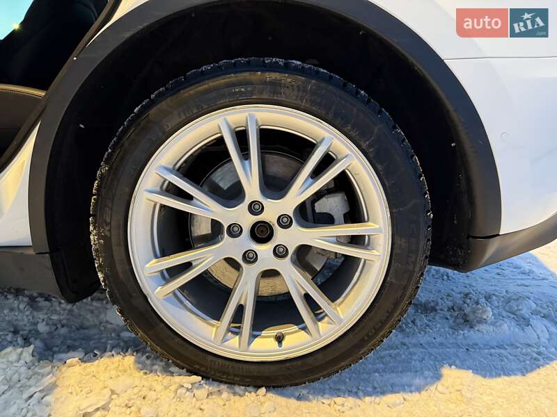 Внедорожник / Кроссовер Tesla Model Y 2022 в Львове