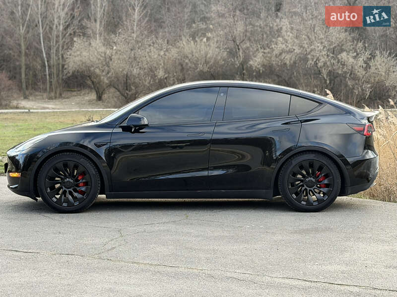 Позашляховик / Кросовер Tesla Model Y 2021 в Дніпрі