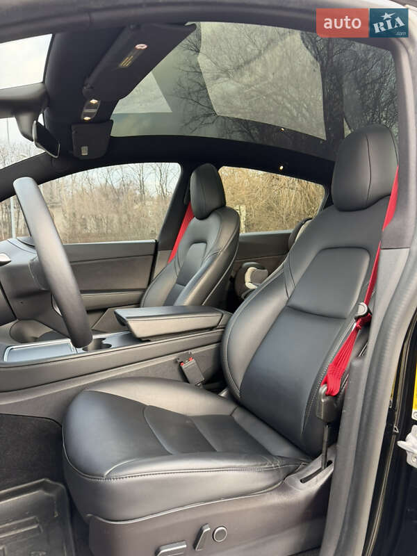 Позашляховик / Кросовер Tesla Model Y 2021 в Дніпрі
