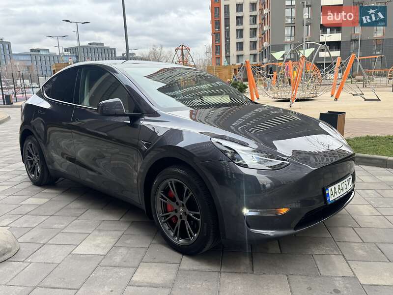 Внедорожник / Кроссовер Tesla Model Y 2024 в Киеве