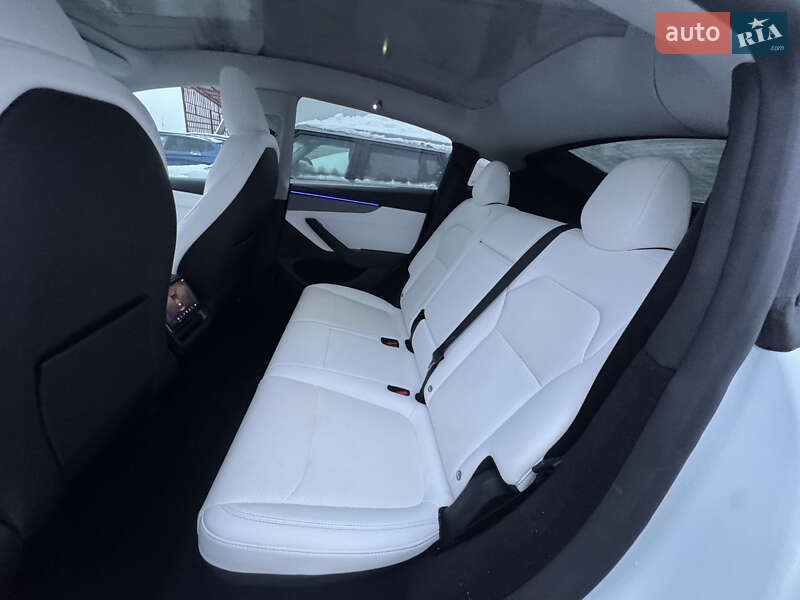 Внедорожник / Кроссовер Tesla Model Y 2025 в Львове