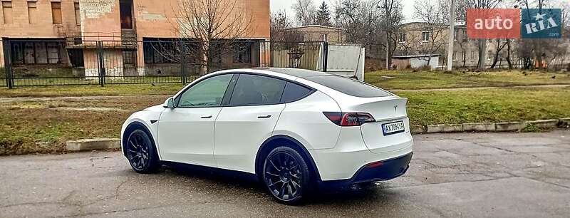 Tesla Model Y 2022