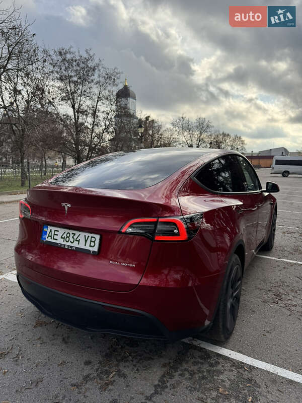 Внедорожник / Кроссовер Tesla Model Y 2024 в Новомосковске