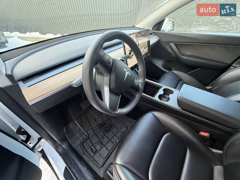 Внедорожник / Кроссовер Tesla Model Y 2021 в Львове