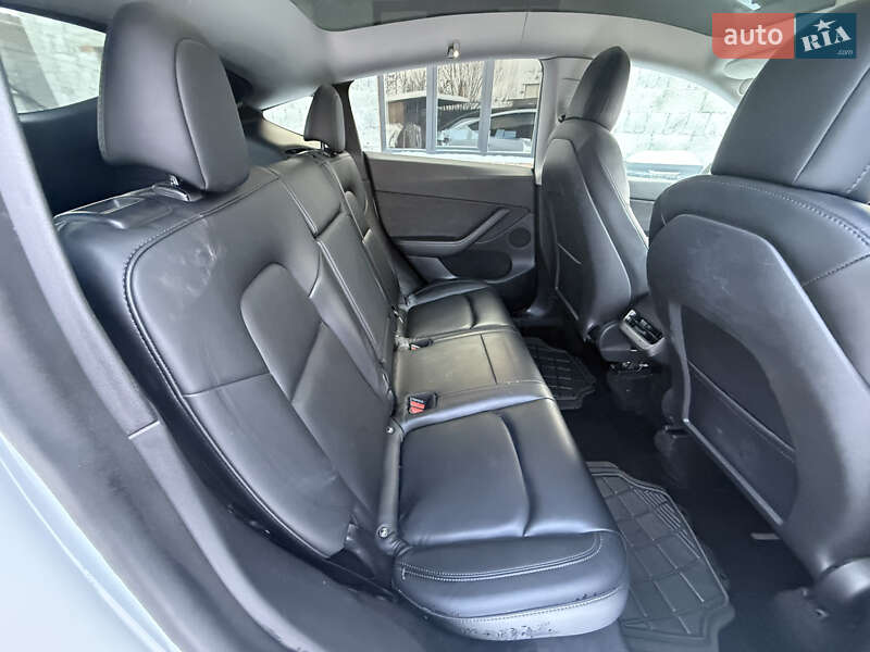 Внедорожник / Кроссовер Tesla Model Y 2021 в Львове