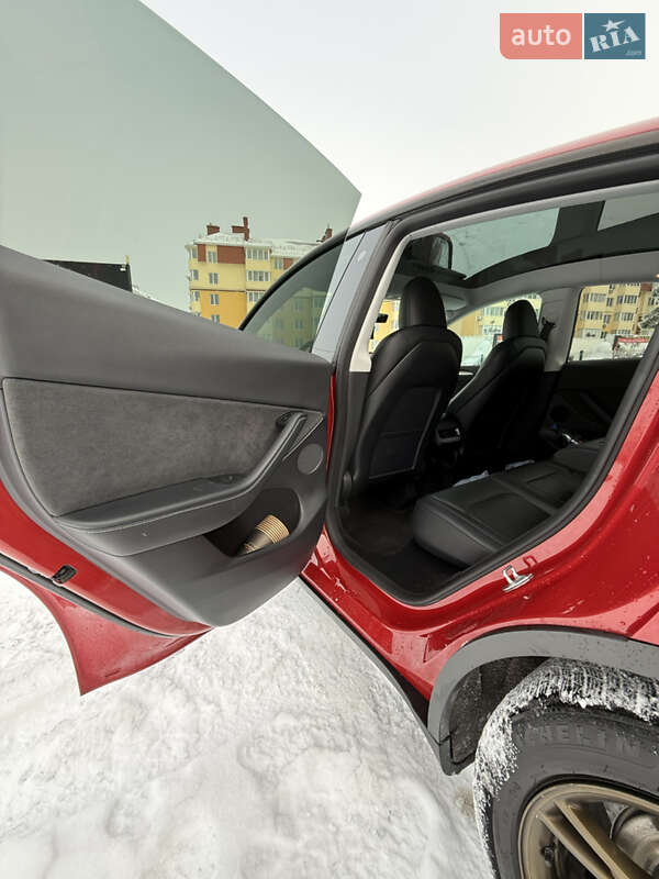 Внедорожник / Кроссовер Tesla Model Y 2023 в Киеве