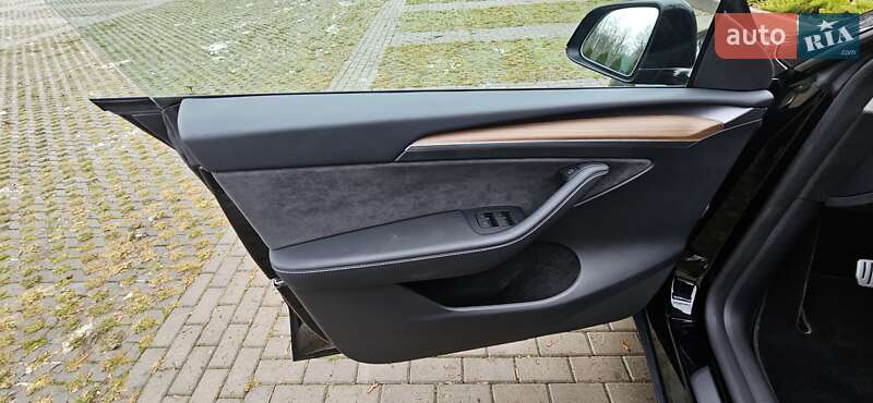 Внедорожник / Кроссовер Tesla Model Y 2023 в Харькове