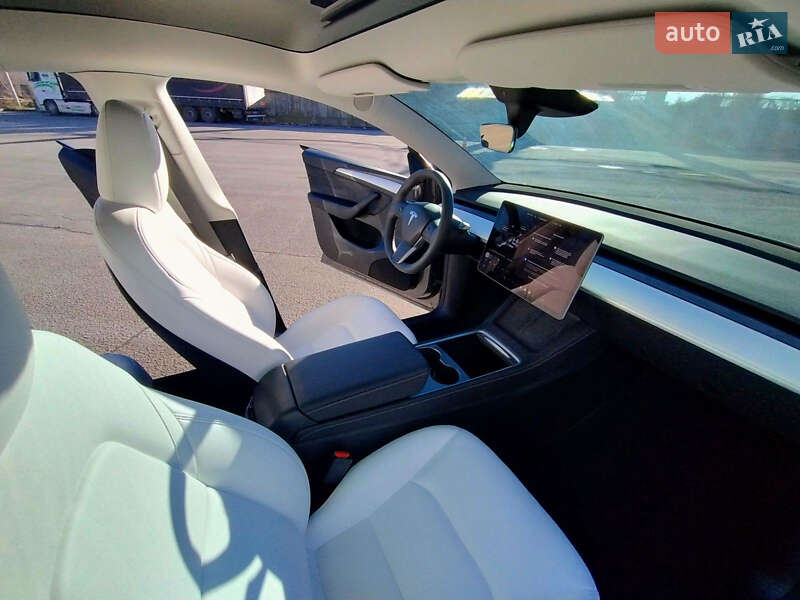 Внедорожник / Кроссовер Tesla Model Y 2024 в Житомире