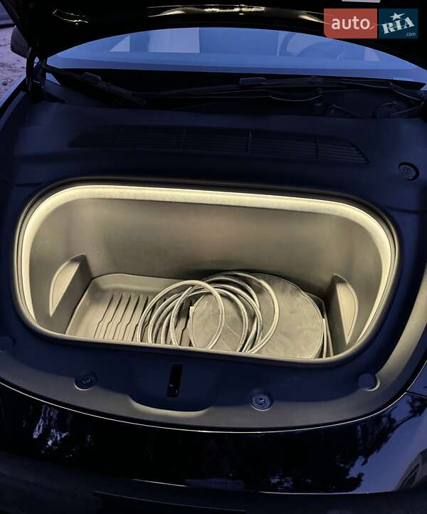 Внедорожник / Кроссовер Tesla Model Y 2022 в Днепре