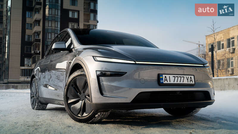 Внедорожник / Кроссовер Tesla Model Y 2025 в Киеве