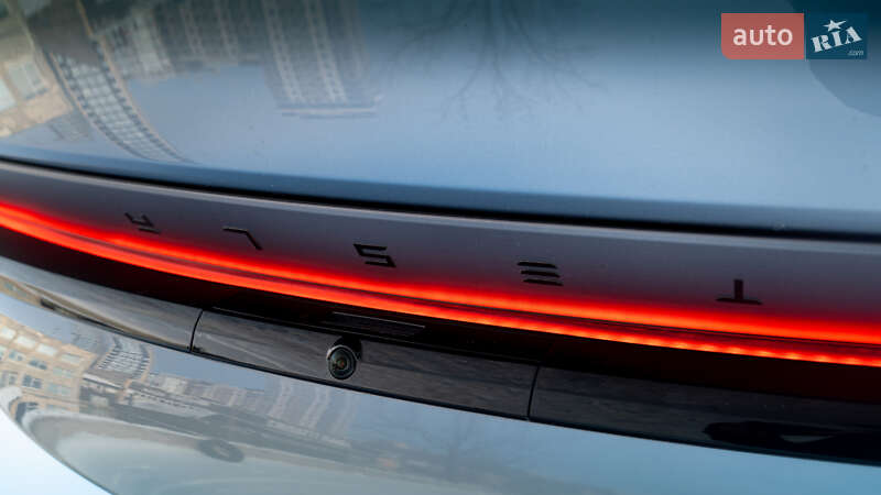 Внедорожник / Кроссовер Tesla Model Y 2025 в Киеве