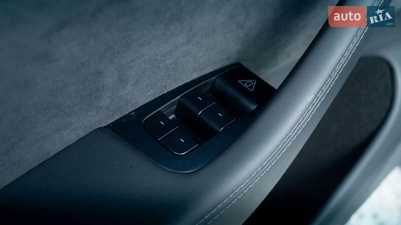 Внедорожник / Кроссовер Tesla Model Y 2025 в Киеве