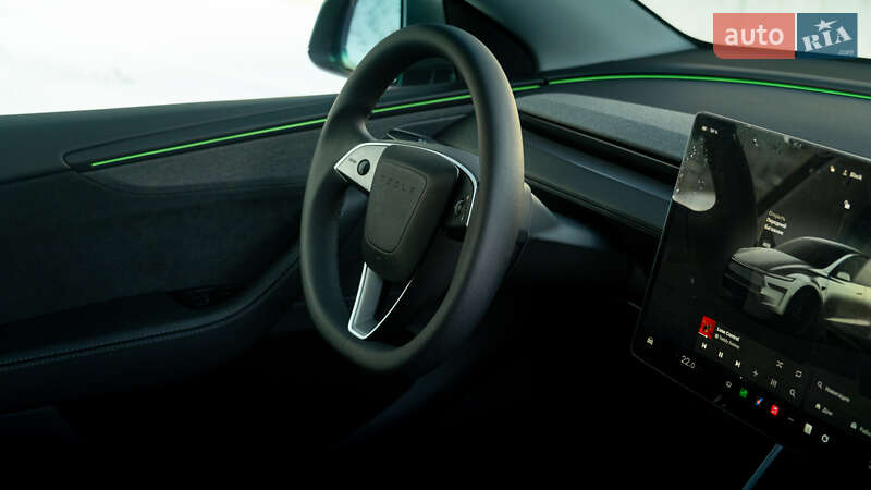 Внедорожник / Кроссовер Tesla Model Y 2025 в Киеве