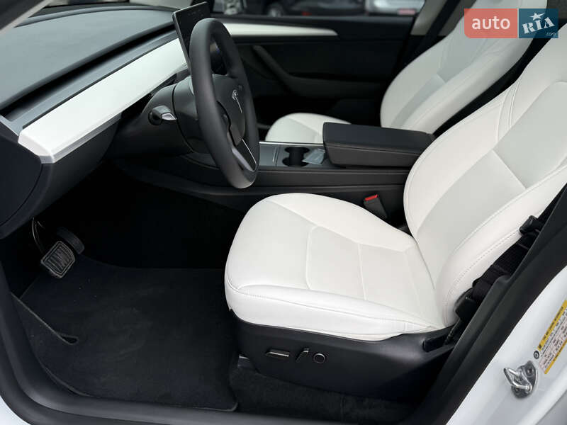 Внедорожник / Кроссовер Tesla Model Y 2024 в Дрогобыче