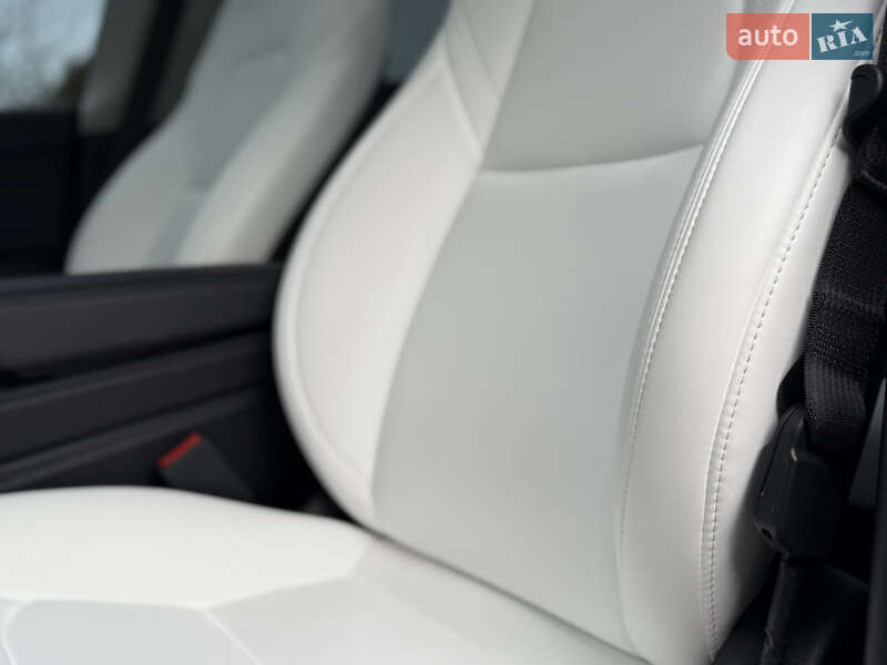 Внедорожник / Кроссовер Tesla Model Y 2024 в Дрогобыче