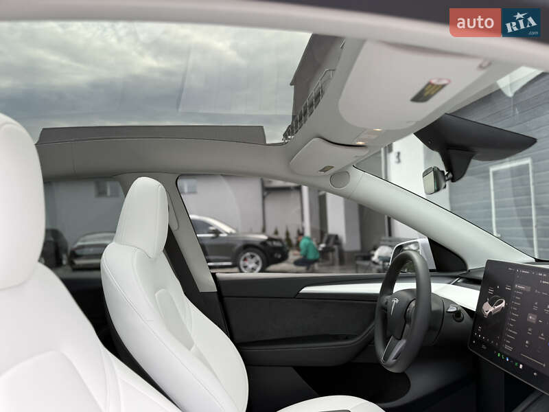 Внедорожник / Кроссовер Tesla Model Y 2024 в Дрогобыче