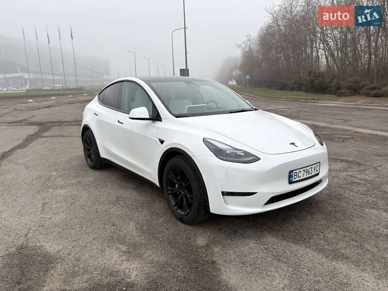 Позашляховик / Кросовер Tesla Model Y 2021 в Львові