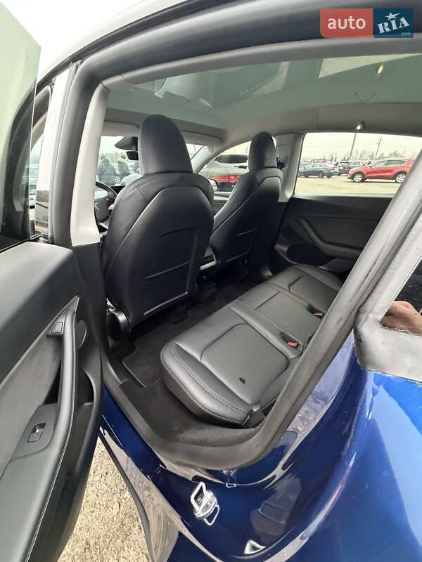 Внедорожник / Кроссовер Tesla Model Y 2023 в Киеве