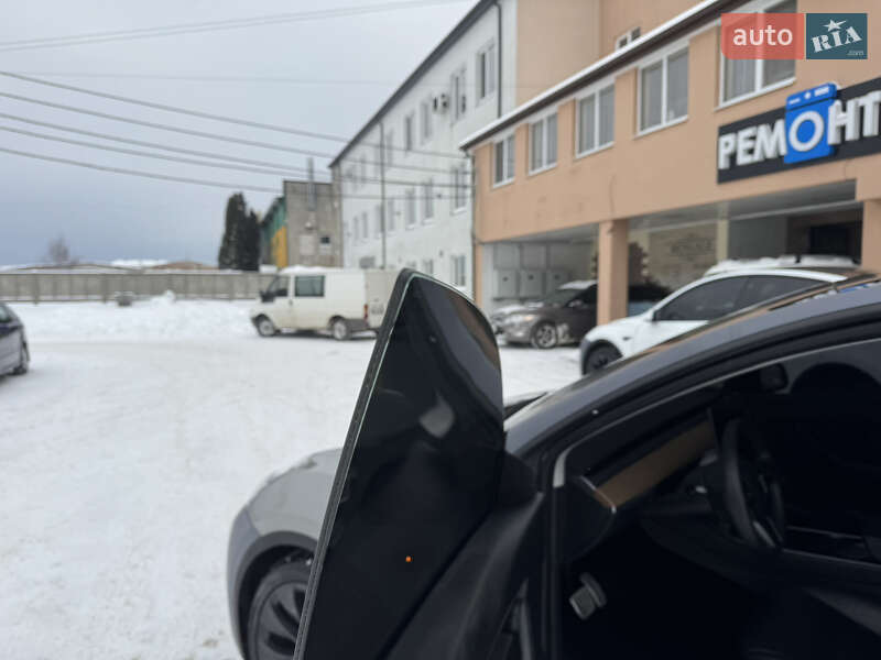 Внедорожник / Кроссовер Tesla Model Y 2020 в Луцке