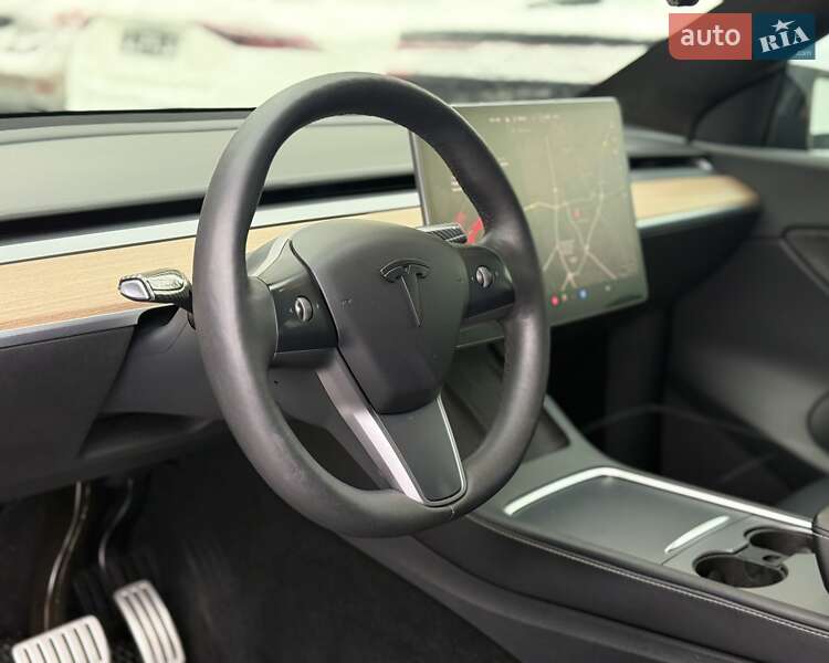 Внедорожник / Кроссовер Tesla Model Y 2021 в Киеве