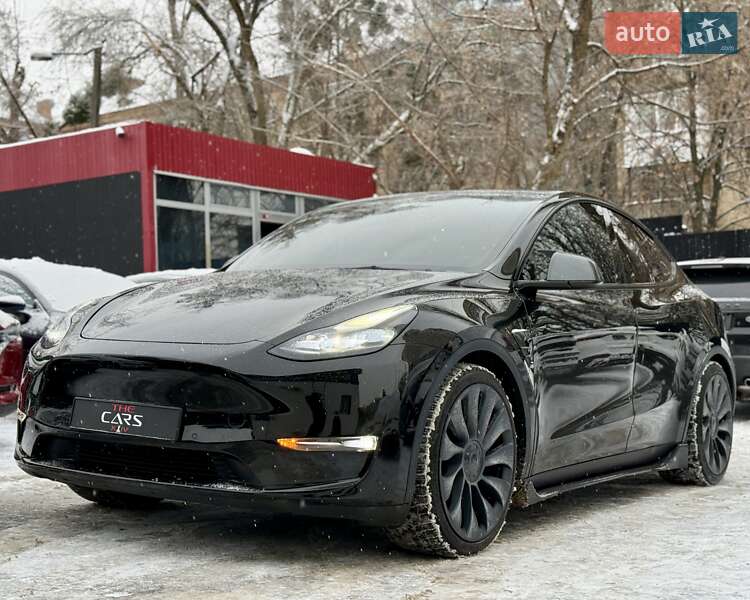 Внедорожник / Кроссовер Tesla Model Y 2021 в Киеве